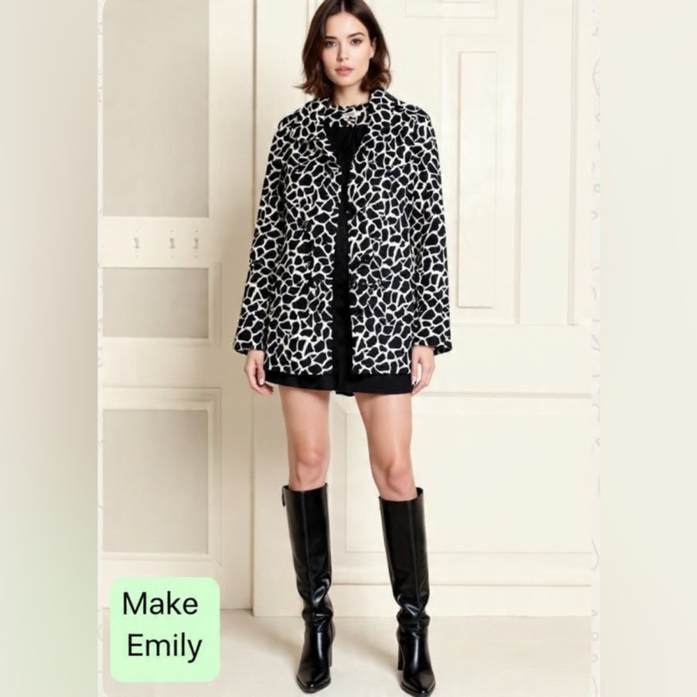 Style Emily in Paris Elegant Black and White Women's Trench Coat